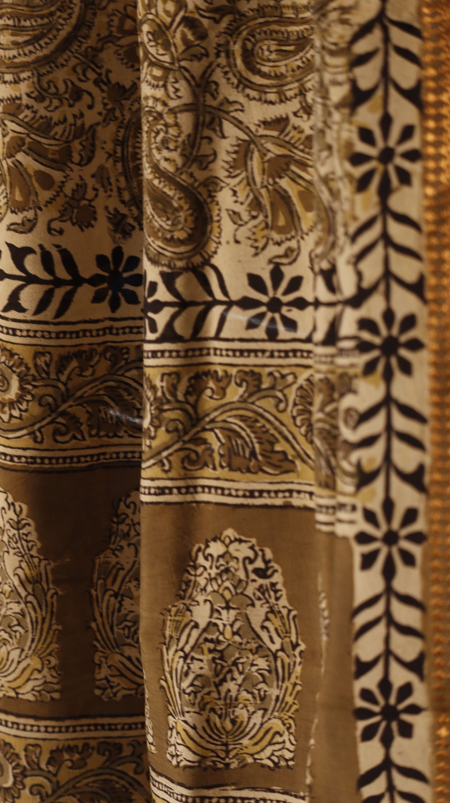 Parvati - Silk Dupatta/Nizam Border