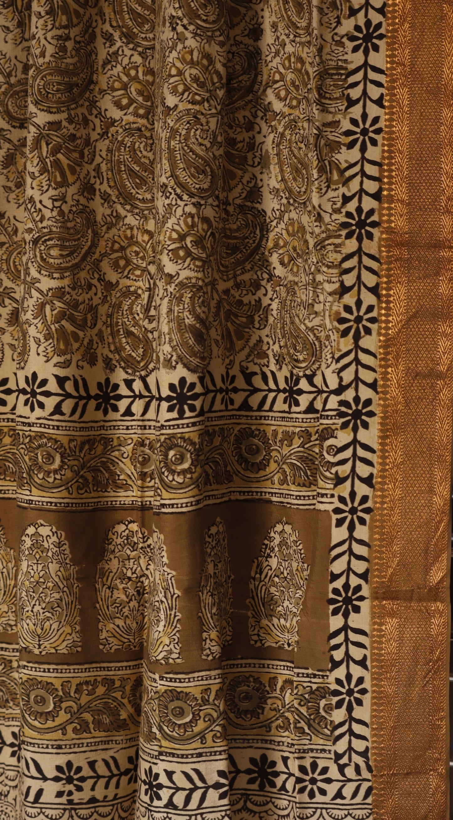 Parvati - Silk Dupatta/Nizam Border