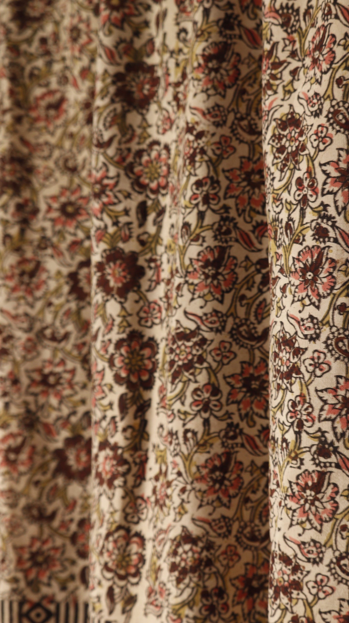 Yashasvi - Silk Dupatta/Nizam Border